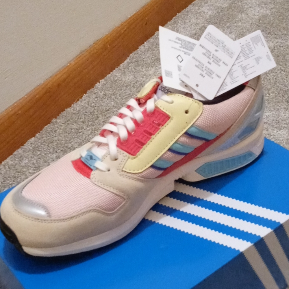 Adidas - Picture 3 of 5